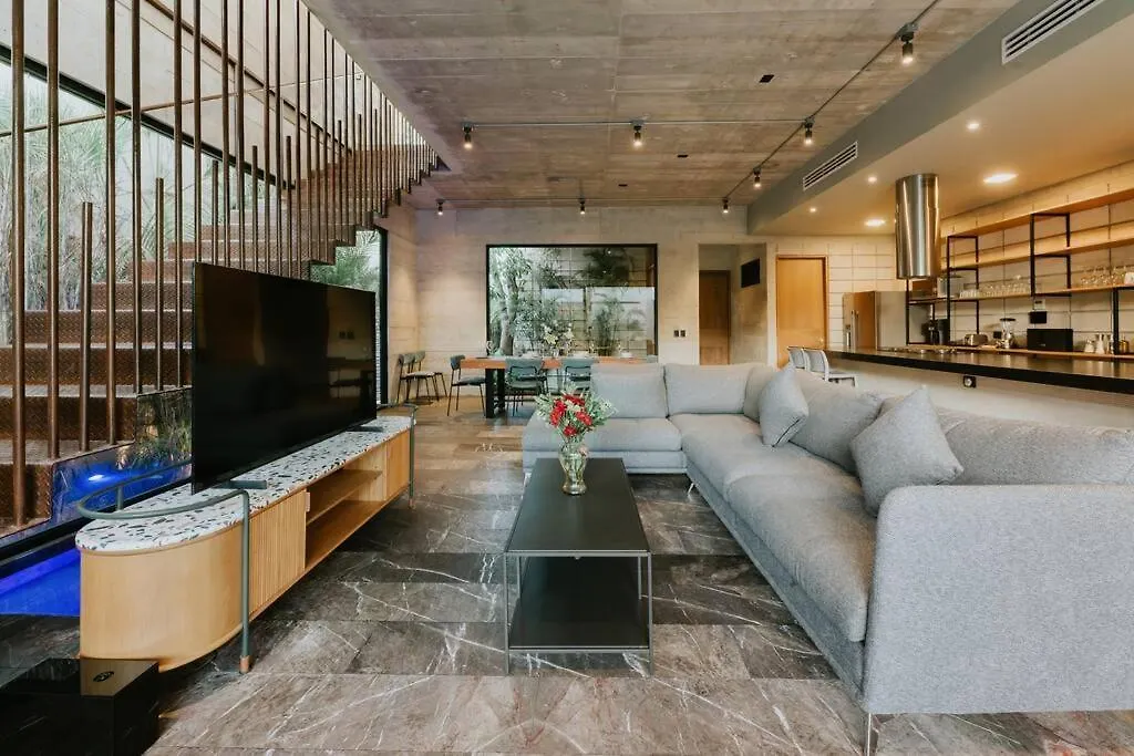 Villa Tuuk: Luxury 5-Bedroom Villa with Private Pool and Concierge Tulum